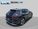 2022 e-tron Thumbnail 4