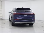 2022 e-tron Thumbnail 6