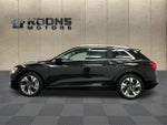 2021 e-tron Thumbnail 4