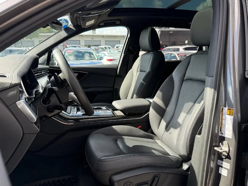 2025 Audi Q7 - $45,217