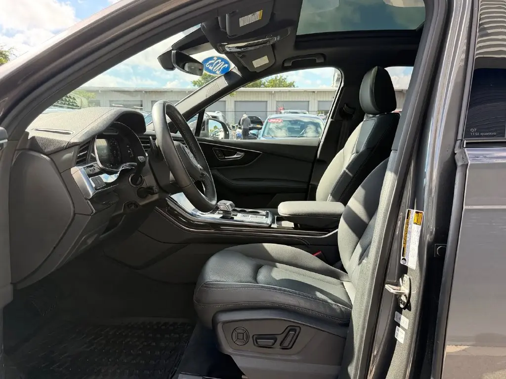 2025 Audi Q7 - $45,217