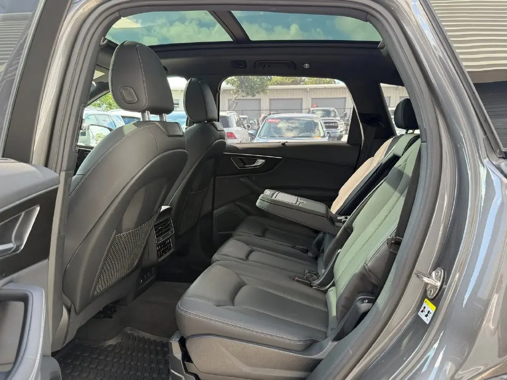 2025 Audi Q7 - $45,217