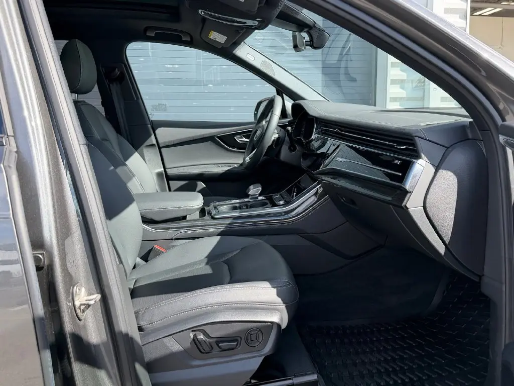 2025 Audi Q7 - $45,217