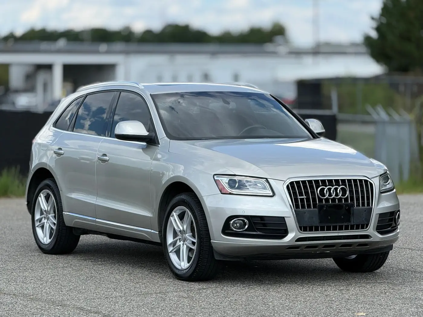 2015 Audi Q5 - $9,950
