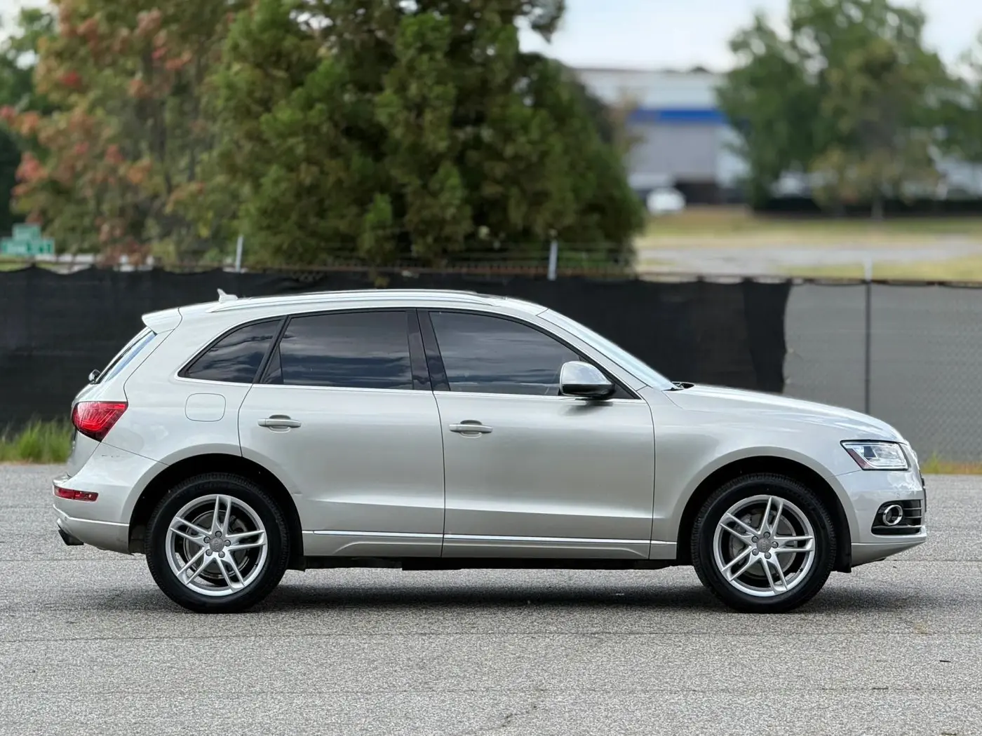 2015 Audi Q5 - $9,950