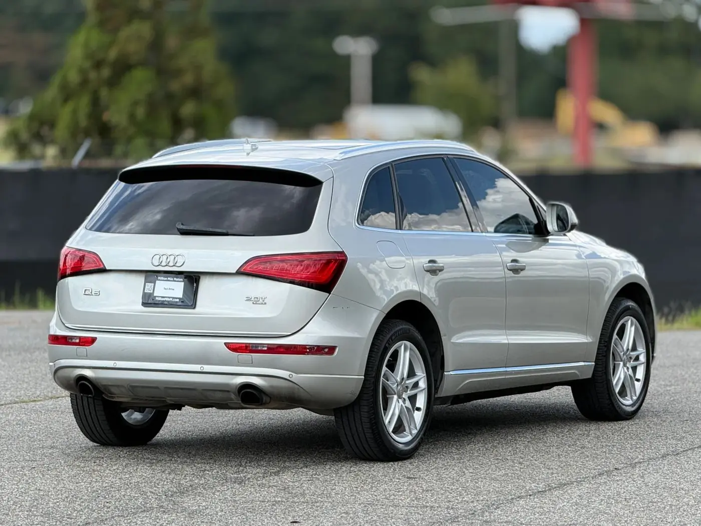 2015 Audi Q5 - $9,950