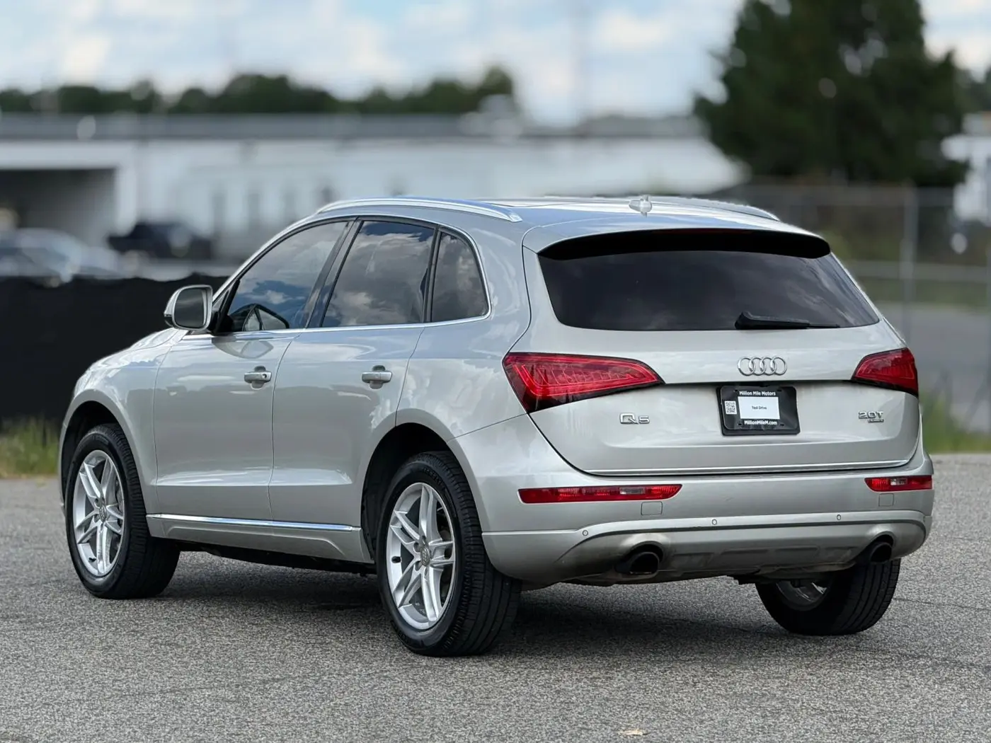 2015 Audi Q5 - $9,950