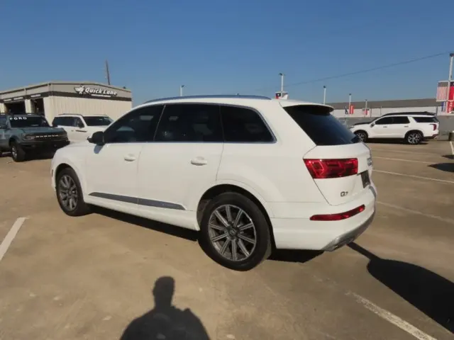 2017 Audi Q7 - $14,911