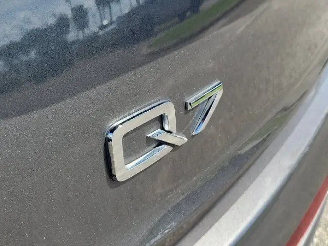 2021 Audi Q7 - $24,004