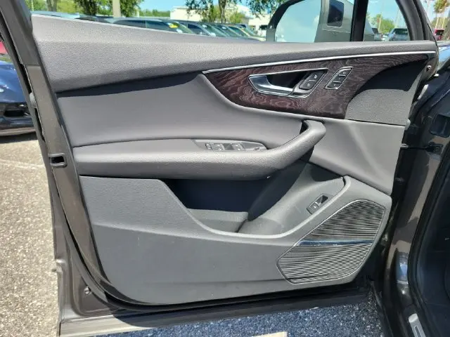 2021 Audi Q7 - $24,004