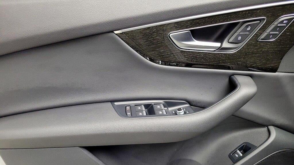 2022 Audi Q7 quattro Premium Plus 45 TFSI
