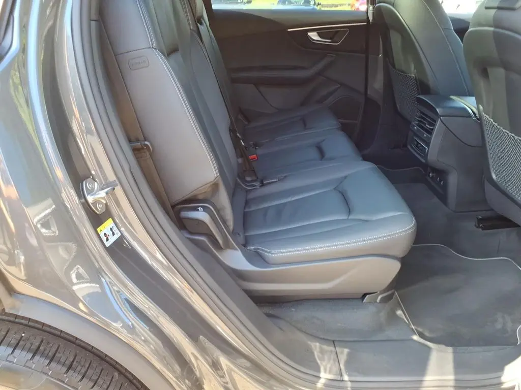 2025 Audi Q7 - $39,890