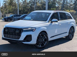 2026 Audi Q7 with Glacier White Metallic Exterior
