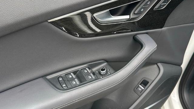 2025 Audi Q7 quattro Premium Plus 55 TFSI
