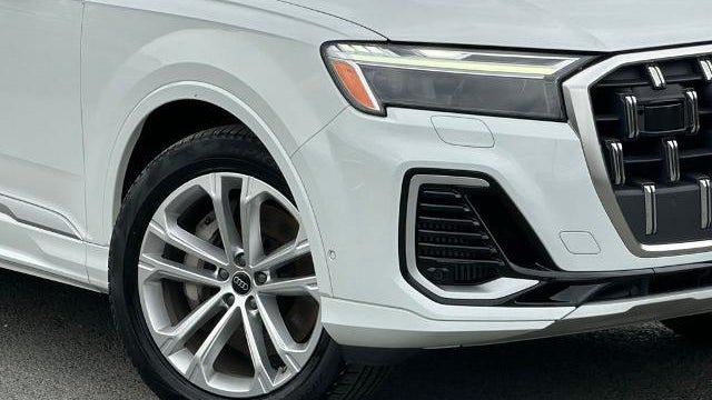 2025 Audi Q7 quattro Premium Plus 55 TFSI
