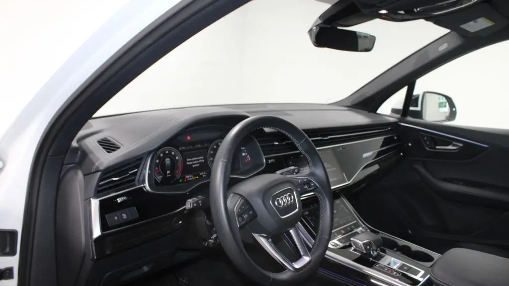 2025 Audi Q7 quattro Premium Plus 55 TFSI