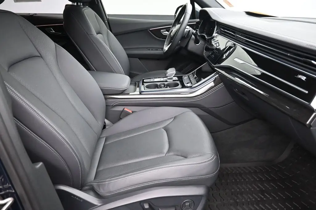 2025 Audi Q7 - $44,900