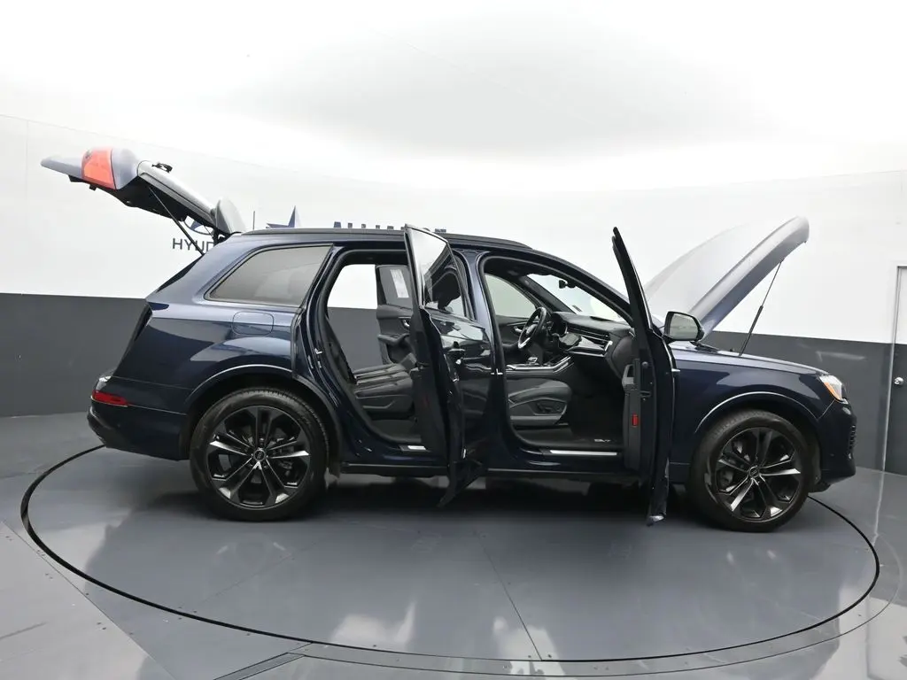 2025 Audi Q7 - $44,900