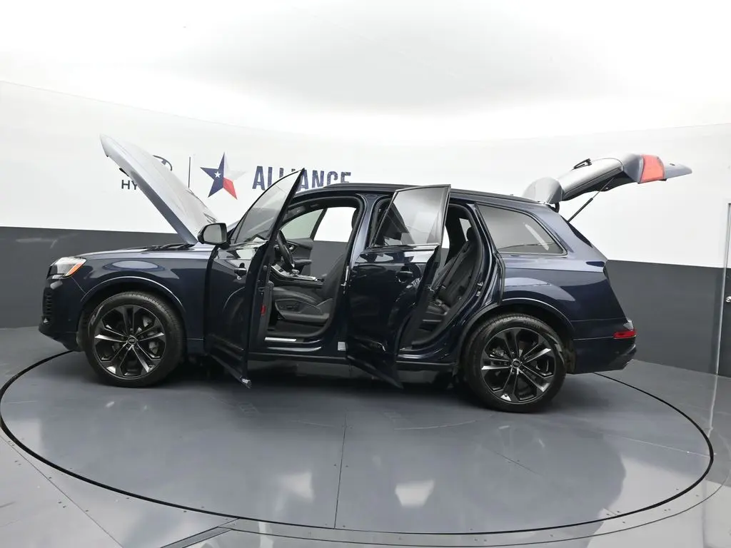 2025 Audi Q7 - $44,900