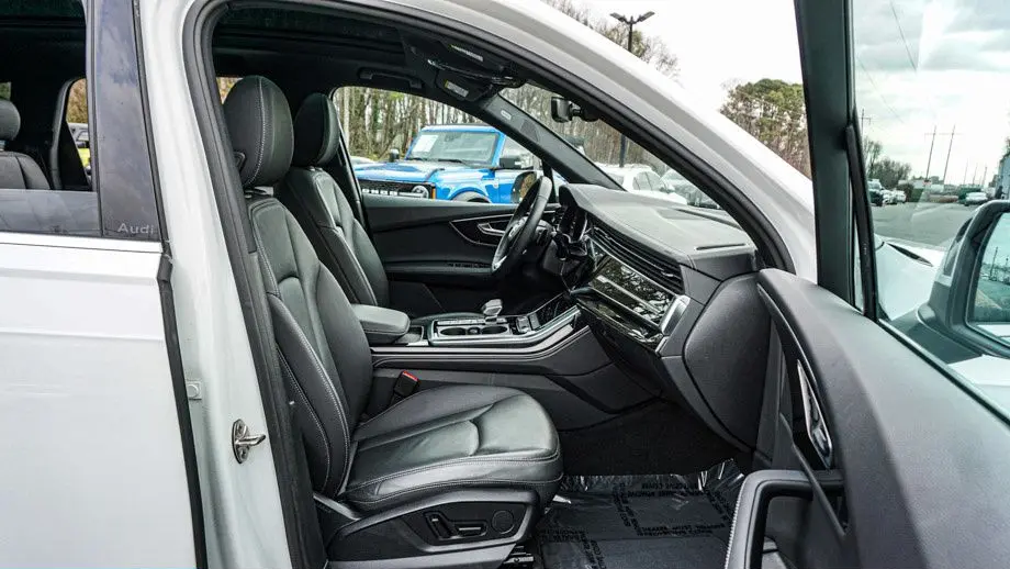 2025 Audi Q7 quattro Premium Plus 55 TFSI