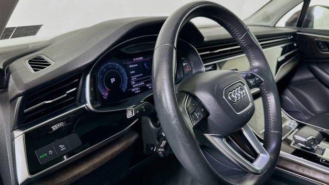 2020 Audi Q7 quattro Premium Plus 55 TFSI