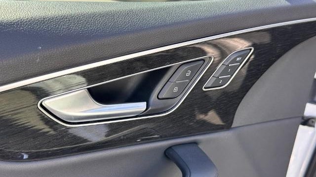 2023 Audi Q7 quattro Premium Plus 55 TFSI