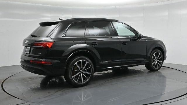 2022 Audi Q7 quattro Premium Plus 55 TFSI