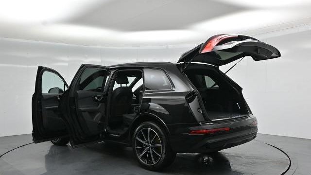 2022 Audi Q7 quattro Premium Plus 55 TFSI