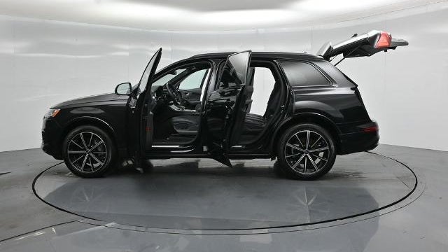 2022 Audi Q7 quattro Premium Plus 55 TFSI