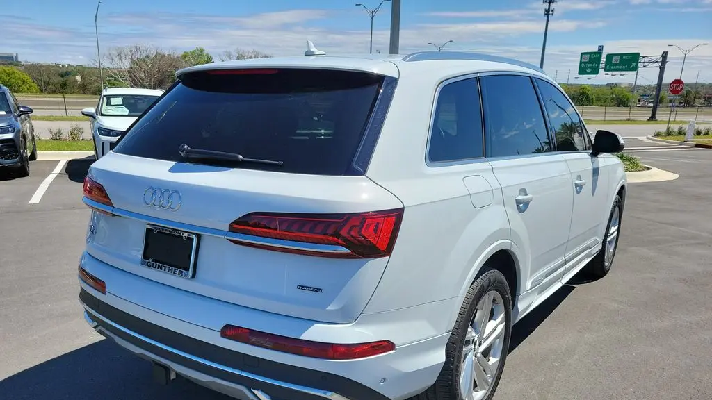 2023 Audi Q7 quattro Premium Plus 55 TFSI