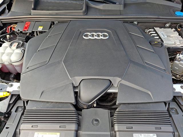 2022 Audi Q7 - $32,589