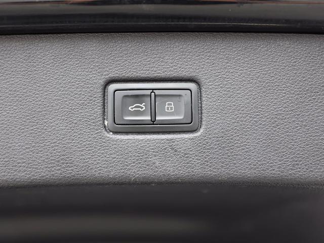 2022 Audi Q7 - $25,394