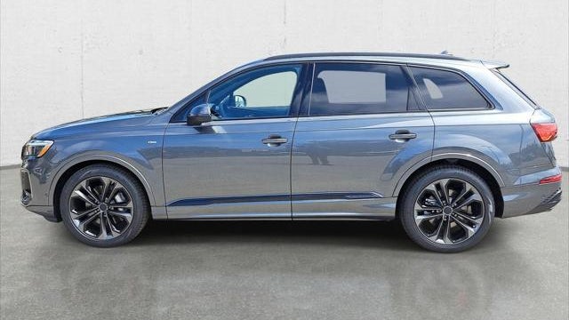 2026 Audi Q7 quattro S line Premium Plus 55 TFSI