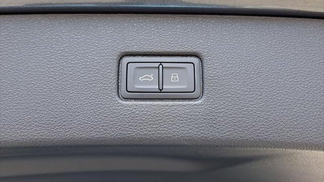 2026 Audi Q7 quattro S line Premium Plus 55 TFSI