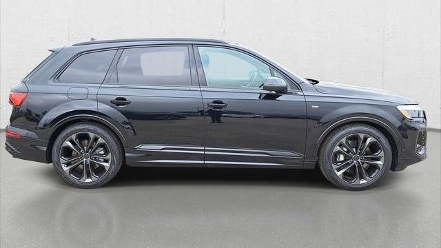 2026 Audi Q7 quattro S line Premium Plus 55 TFSI