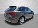2017 Q7 Thumbnail 2