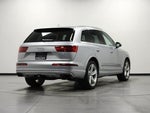 2019 Q7 Thumbnail 3