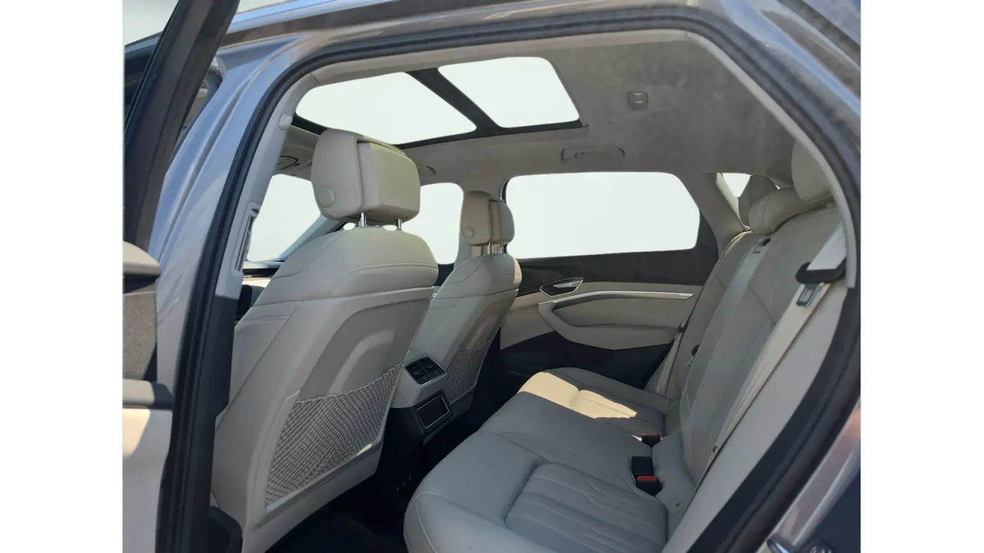 2019 Audi e-tron quattro Prestige