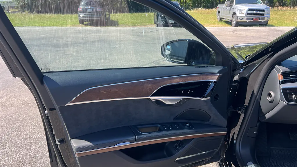 2021 Audi A8 L quattro 60 TFSI