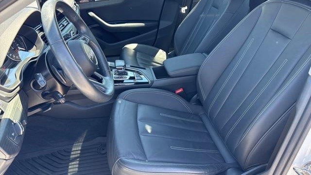 2021 Audi A4 quattro Premium 40 TFSI