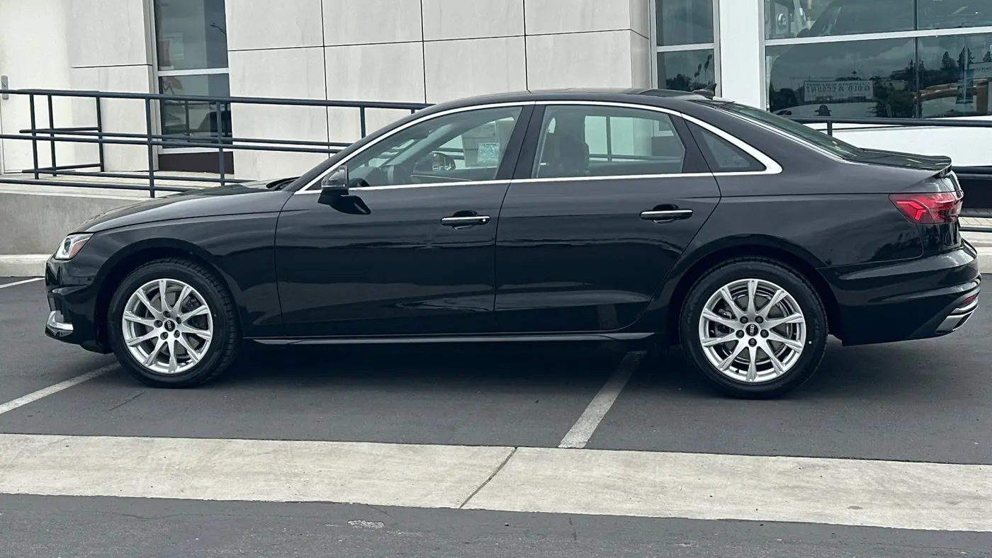 2022 Audi A4 quattro Premium 40 TFSI