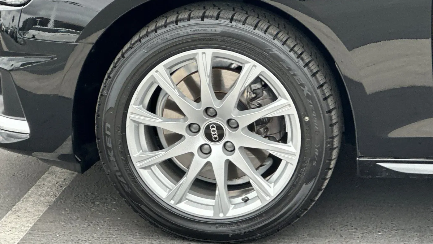 2022 Audi A4 quattro Premium 40 TFSI