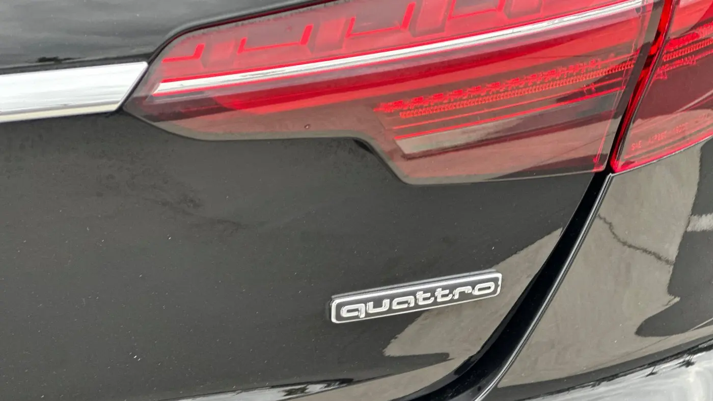 2022 Audi A4 quattro Premium 40 TFSI