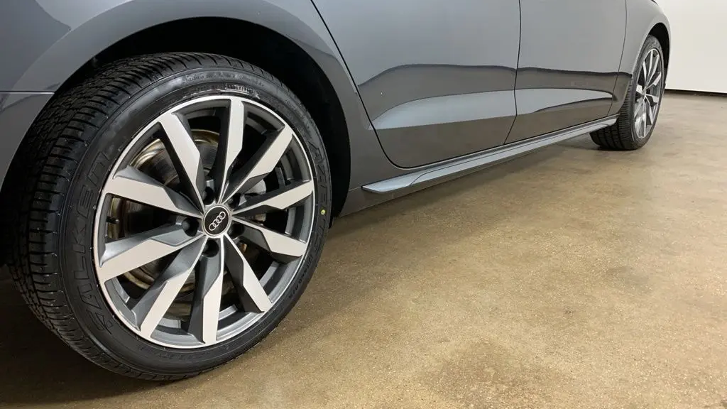 2022 Audi A4 quattro Premium 40 TFSI