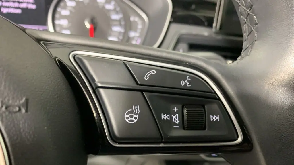 2022 Audi A4 quattro Premium 40 TFSI