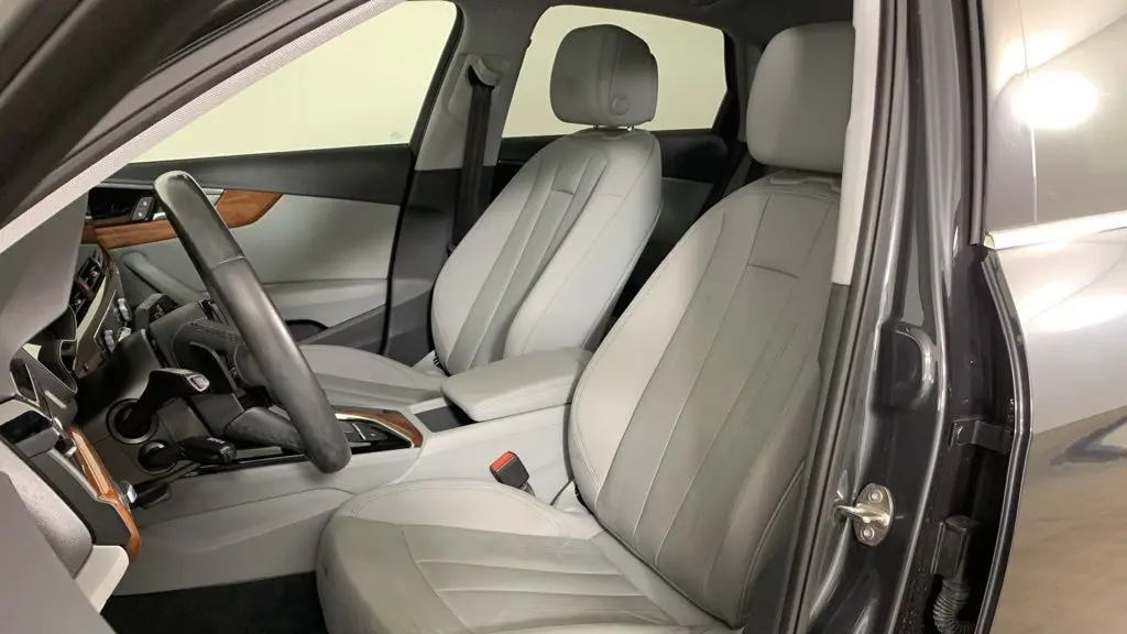 2022 Audi A4 quattro Premium 40 TFSI