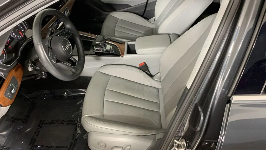 2022 Audi A4 quattro Premium 40 TFSI