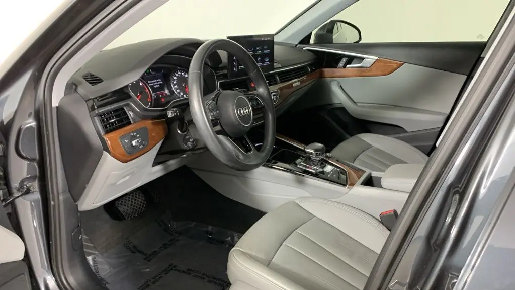 2022 Audi A4 quattro Premium 40 TFSI