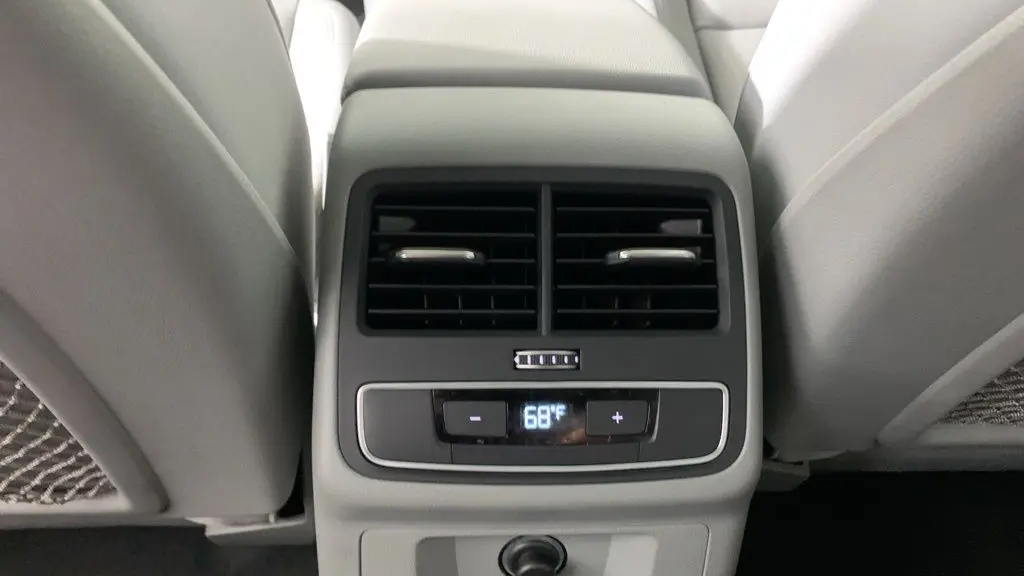 2022 Audi A4 quattro Premium 40 TFSI
