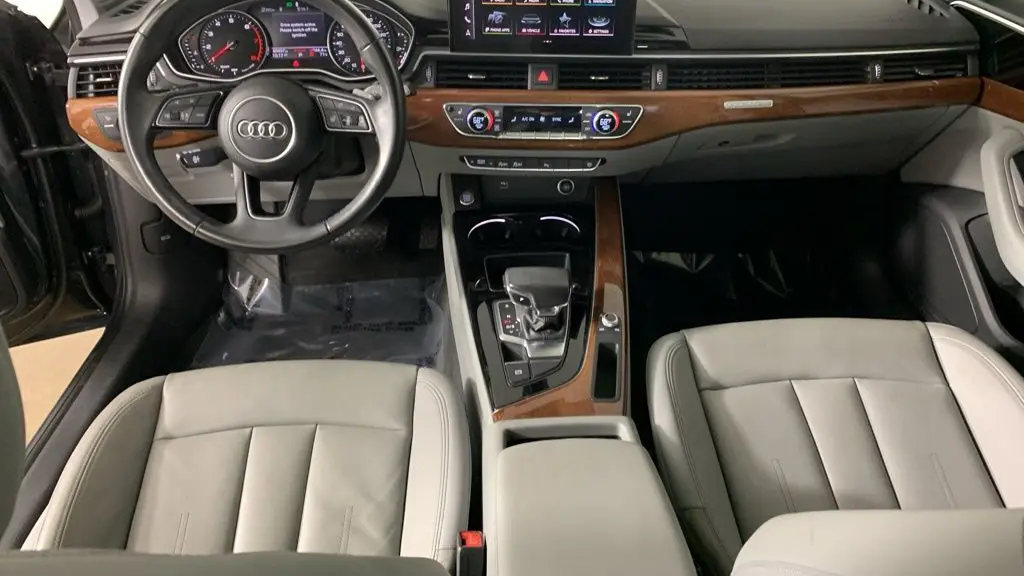 2022 Audi A4 quattro Premium 40 TFSI